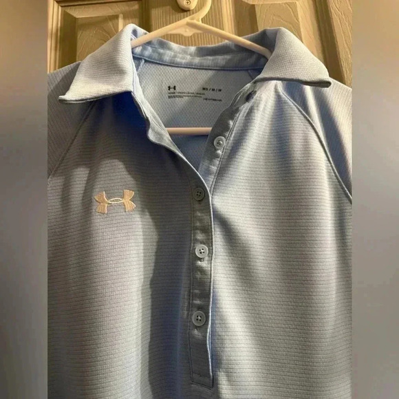 Under Armour Women’s Golf Loose Top Heatgear in light blue. Size Med NWOT - Picture 4 of 9